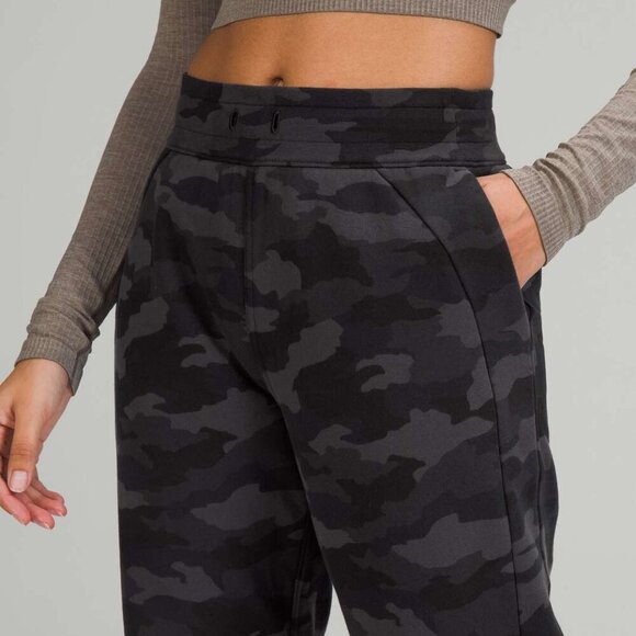 Lululemon Scuba High-Rise Jogger 7/8 Length Heritage 365 Camo Deep Coal Multi - Picture 11 of 11